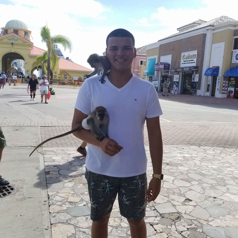 Meet your Posher, Jose angel